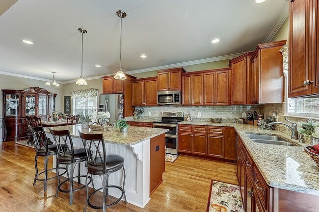Photo - 6040 Sanmar Dr