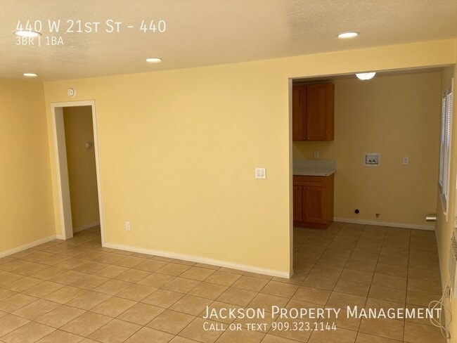 Photo - 440 W 21st St Unidad 440