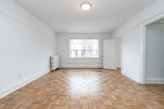 Photo - 110 Wellesley St E Unité 601