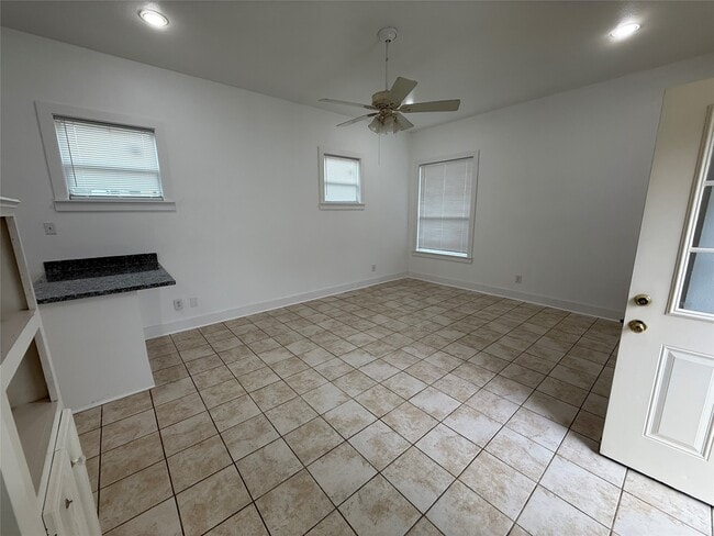 Photo - 5201 Leeland St Unit B