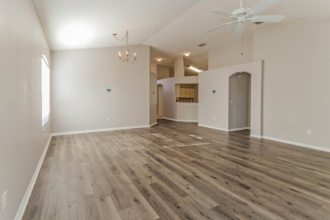 Photo - 25121 Hyde Park Blvd