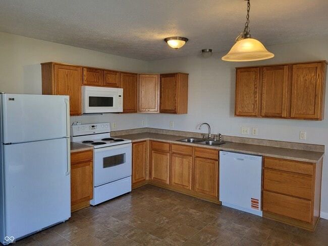 Photo - 2704 Winding Creek Ln