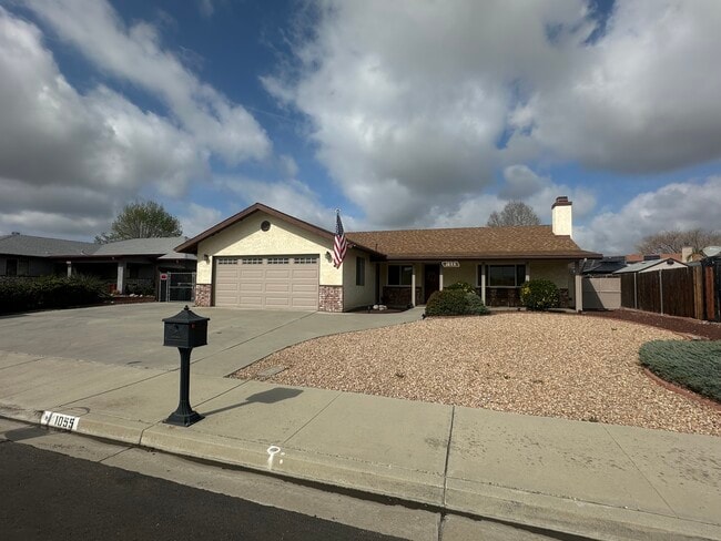 Photo - 1055 Corwin Pl House