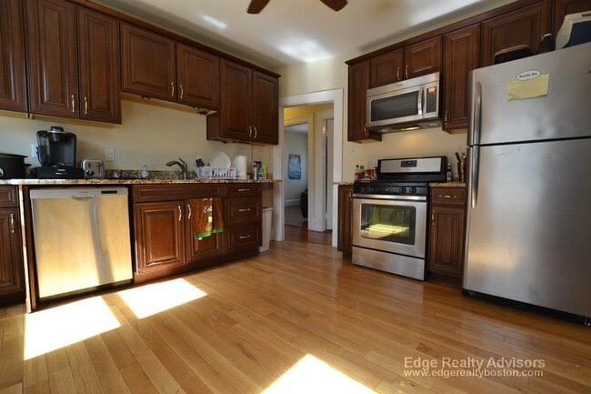 Photo - 73 Leicester St