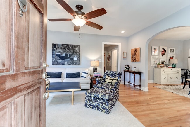 Photo - 1 Darlington Ave