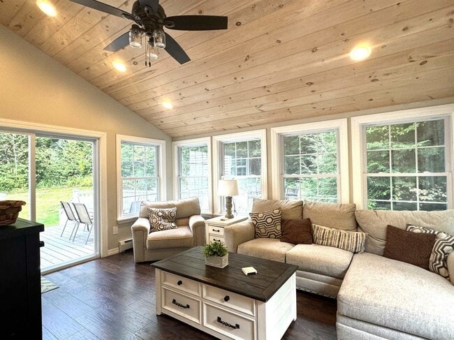 Photo - 415 Modoc Hl Rd