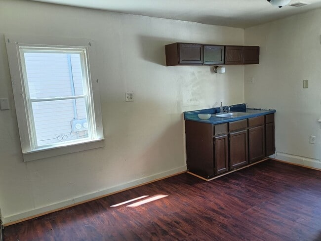 Building Photo - 769-771-771 W Windlake Ave Unit 771-A (Cottage)