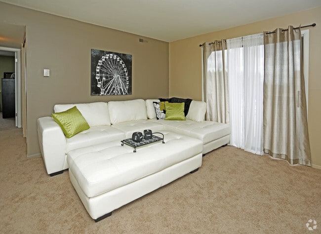 Living Space - Drakeshire Apartments