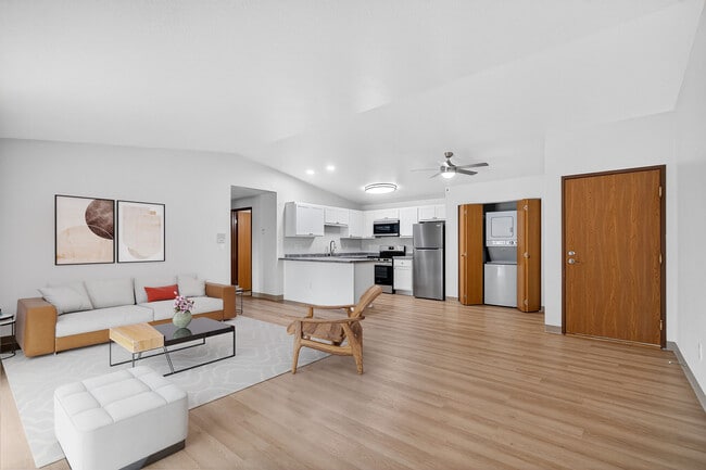 Photo - Whispering Pines Apartments