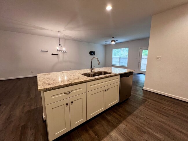 Photo - 2542 Fieldsway Dr