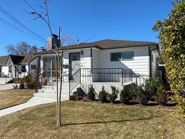 Front 2 - 1381 Gordon Ave
