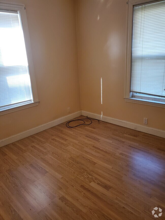 Building Photo - 46 Wainwright St Unit Apt# 2