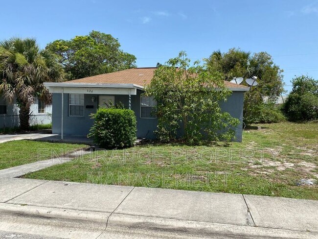 Photo - 624 W 2nd St