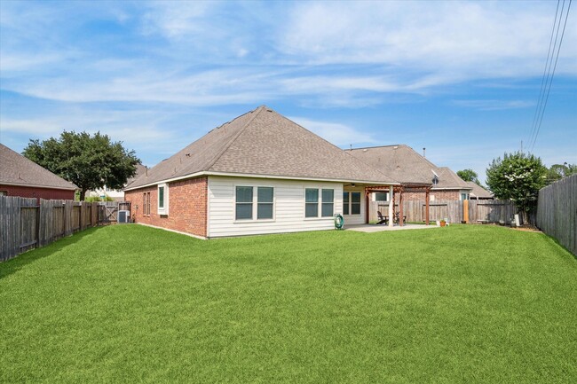 Building Photo - 919 E Tide Bay Cir