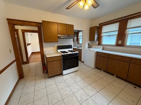 Kitchen - 227 Riverside Ave Unit 2