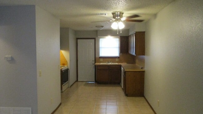 Photo - 800 Swan Lake Rd