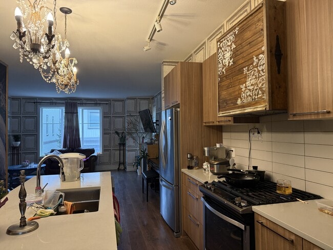 Photo - 8217-204B 204B St.