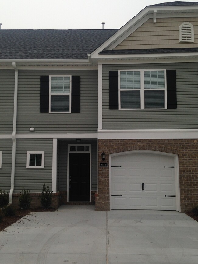 GORGEOUS 3 bed/2.5 bath Townhouse - GORGEOUS 3 bed/2.5 bath Townhouse