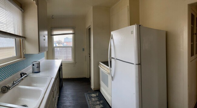 Photo - Duplex Close To Everything