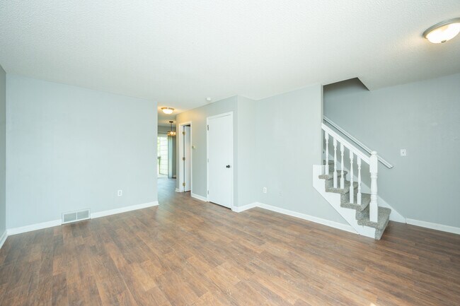 675 Ashworth Dr Unit Two