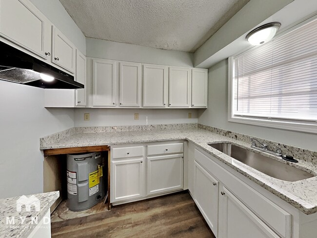 Photo - 4100 Navaho Ave