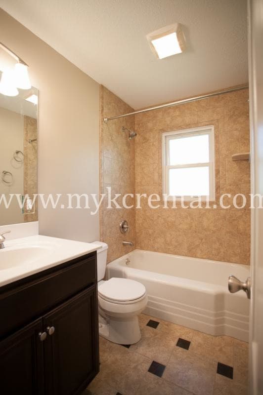 Photo - 5329 Linden St