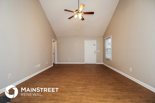 Photo - 592 Woodcrest Dr