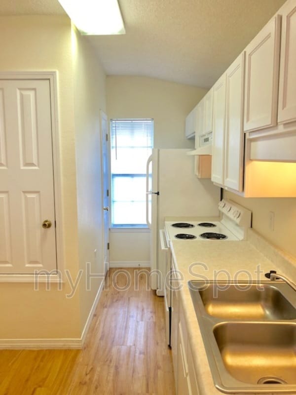 Photo - 9704 Cobblebrook Dr