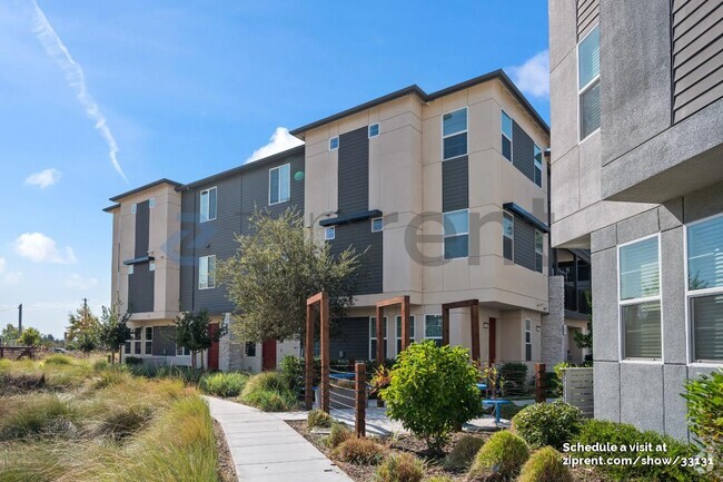 Building Photo - 369 Arc Ct Rental