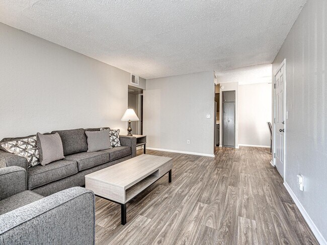 Diamond  Trail Apartments