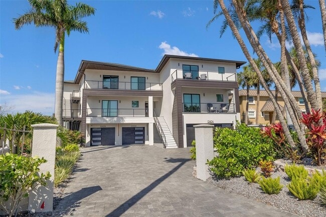 Photo - 12400 Capri Cir N Unidad B