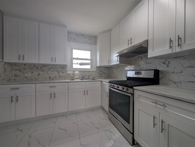 Photo - 1112 Ave M 1/2