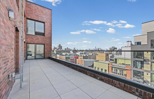 Photo - 360 4th Ave
