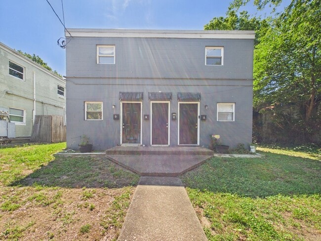 Building Photo - 923 N 20th St Unit Apt D