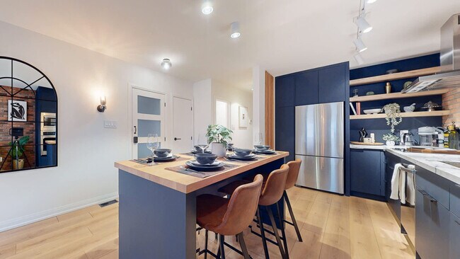 Photo - 1008 Queen St E Unit ID1227122P