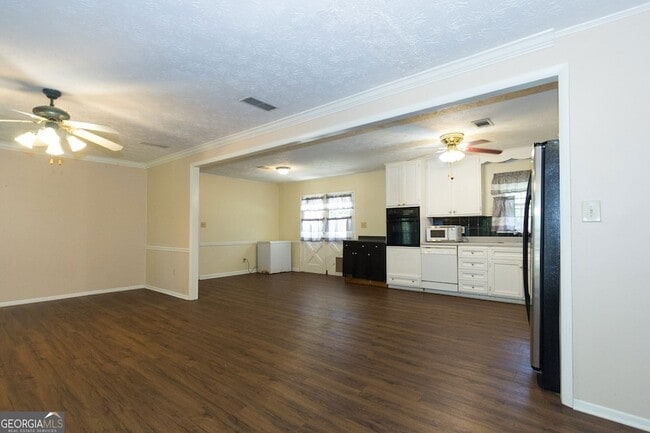 3720 Sunny Hill Dr