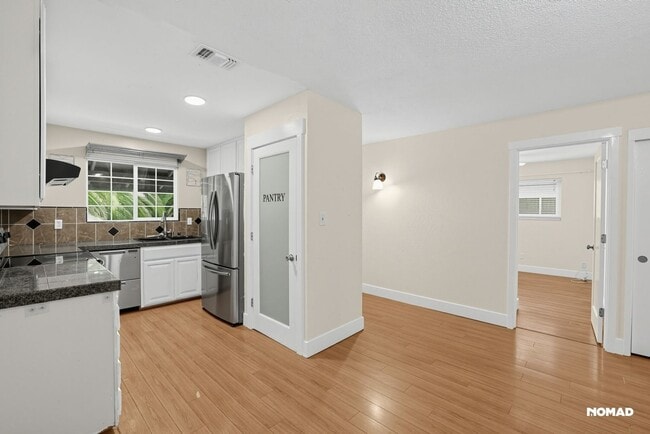 3059 Rosemont Dr
