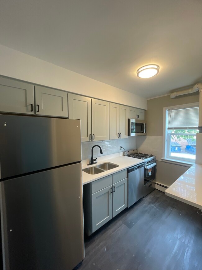 Photo - 747 118th St Unit 8