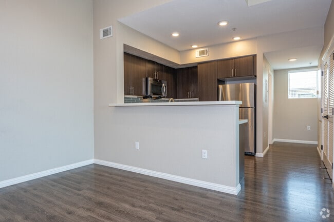 11B 1BR, 1BA - 792SF - Dining Room