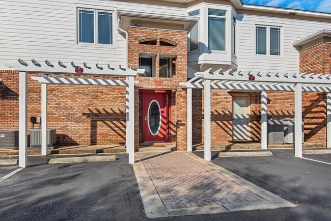 Building Photo - 119 Beal Pkwy SW Unit 203