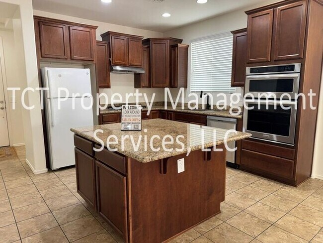 Charming home in the Bridges at Gilbert!