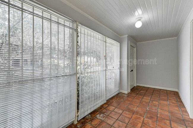 Photo - 1748 Hawthorne St