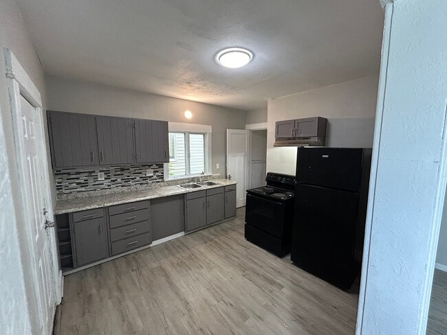 Photo - Spacious 3-Bedroom, 1 Bathroom Home Locate...