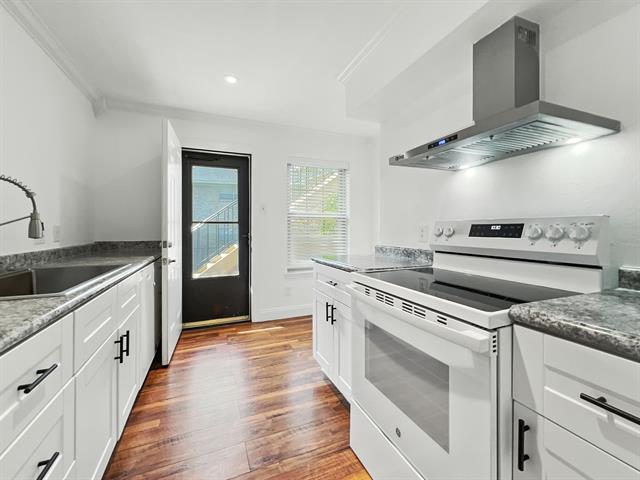 Building Photo - 7718 Royal Ln Unit 115 Rental