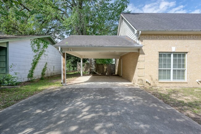 Photo - 125 Pine St