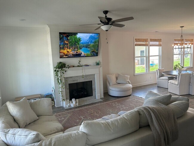 Photo - 3477 Milford Dr
