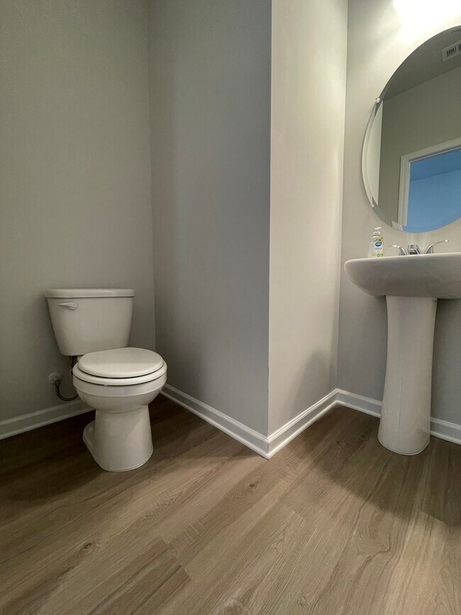 Photo - 112 Briarwood Dr E