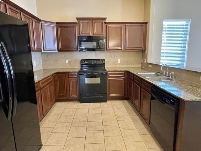 Photo - Edmond Home in Gated Community & Deer Creek Schools!
