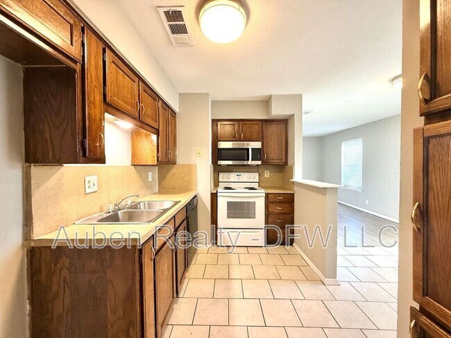 Photo - 118 Maple St Unit A