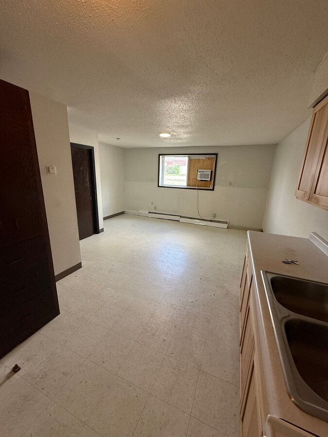 Photo - 320 Oak Ave N Unit 107